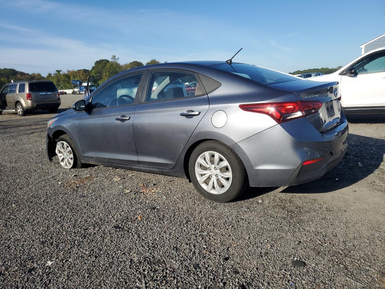 2019 Hyundai Accent Se - Фото 2