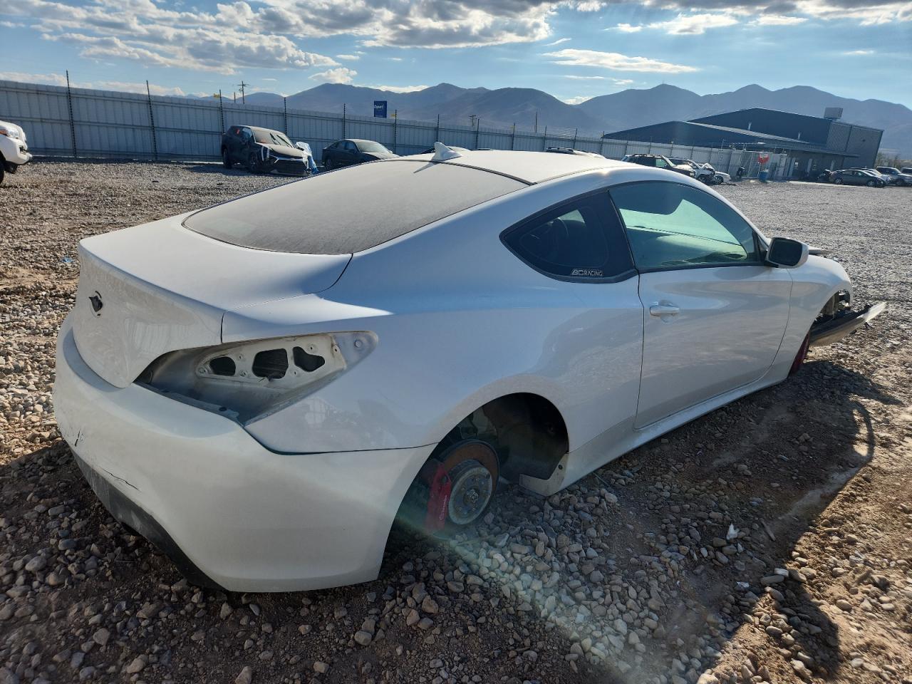 2013 Hyundai Genesis Coupe 2.0T - Фото 3