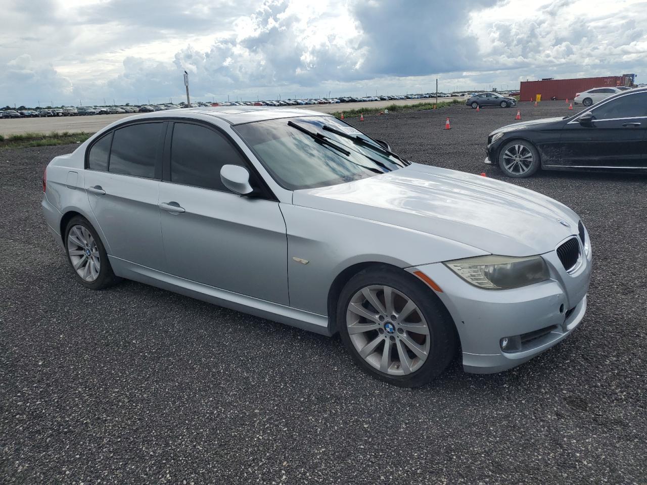 2011 BMW 328 I - Фото 4