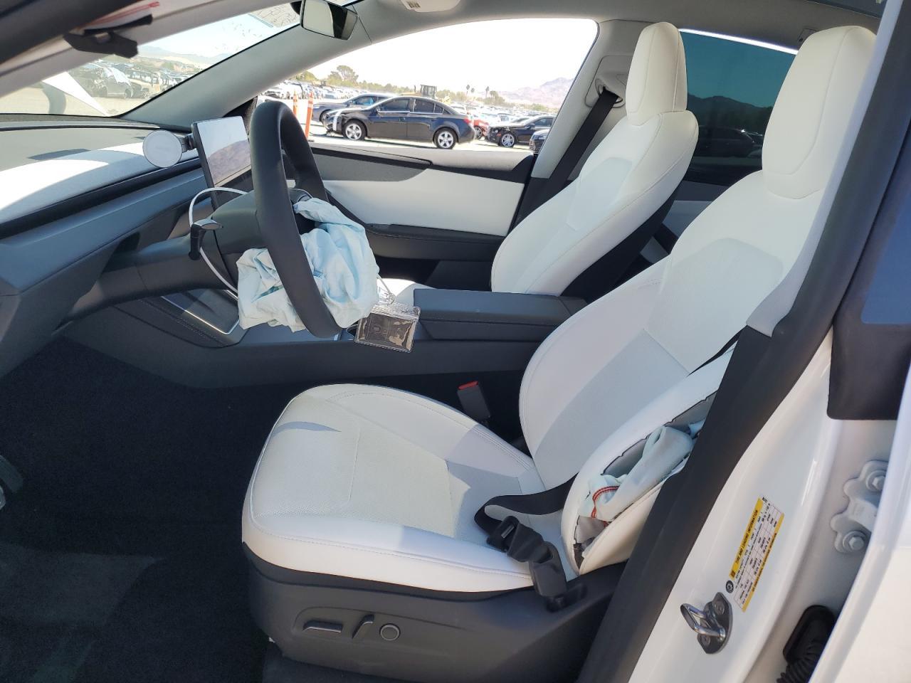 2026 Tesla Model Y - Фото 7