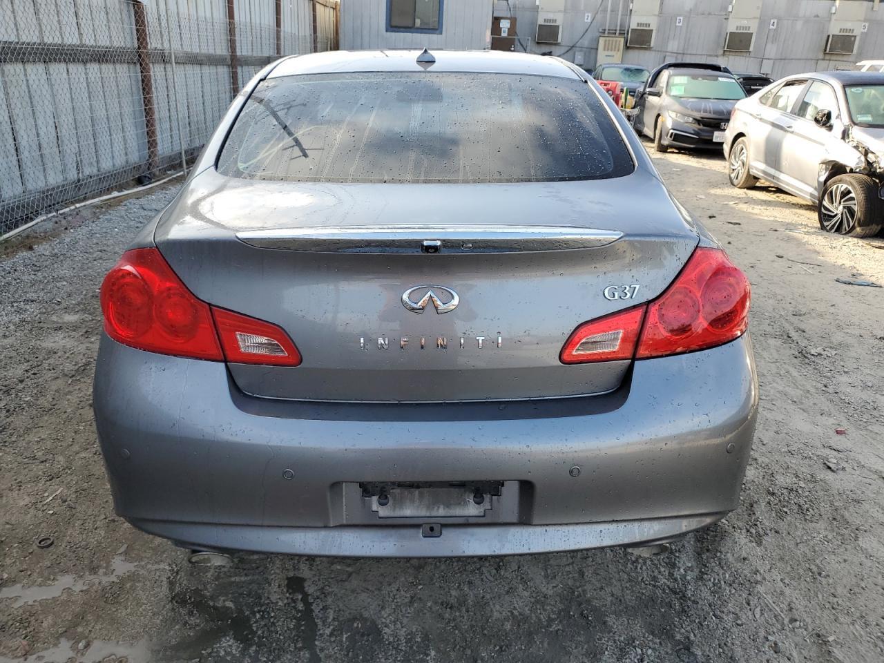2013 Infinity G37 Base - Image 6
