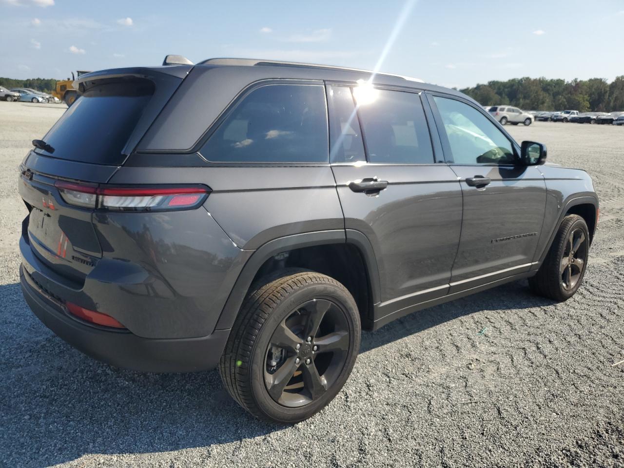 2025 Jeep Grand Cherokee Limited - Фото 3