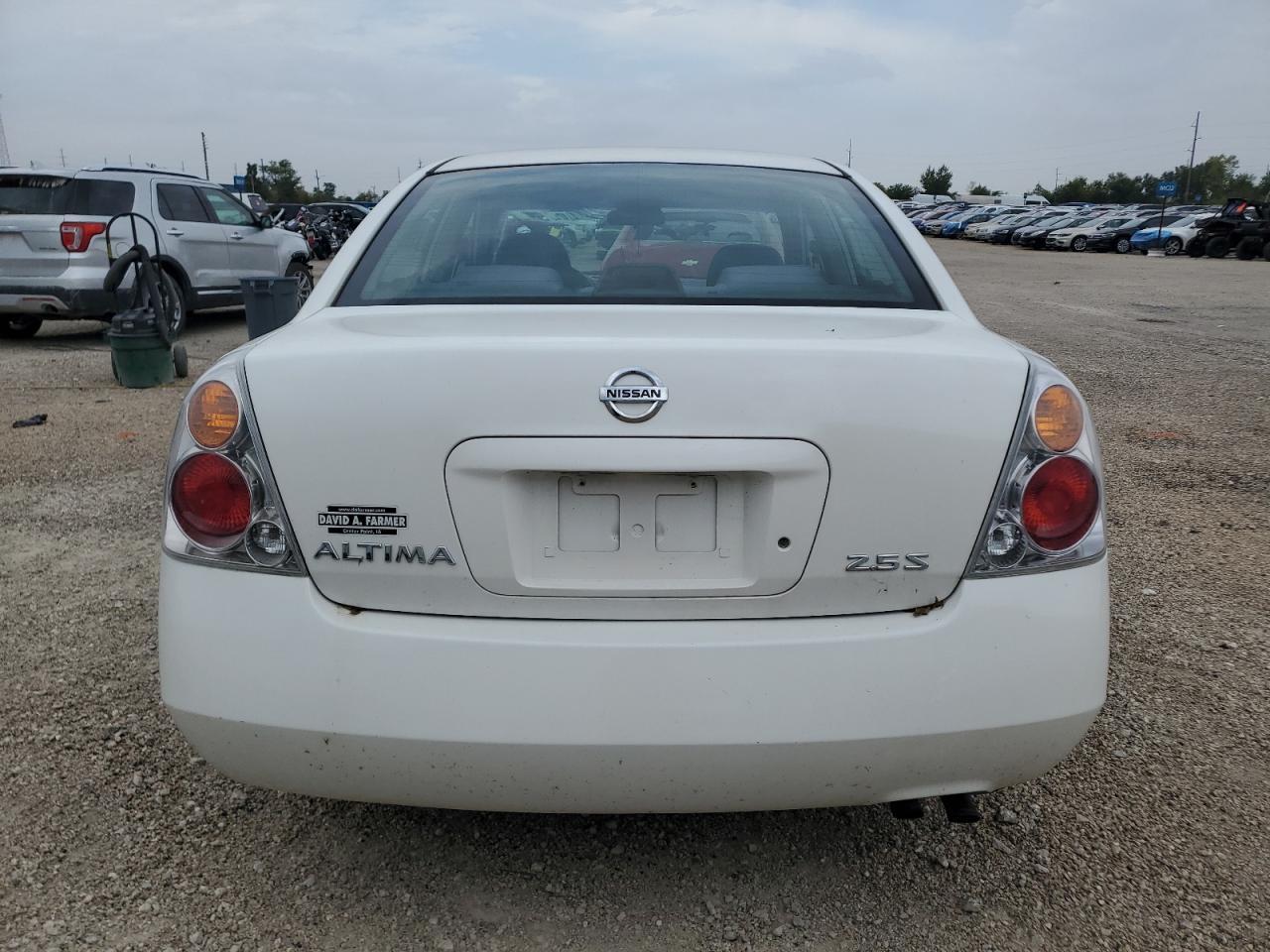 2002 Nissan Altima Base - Image 6