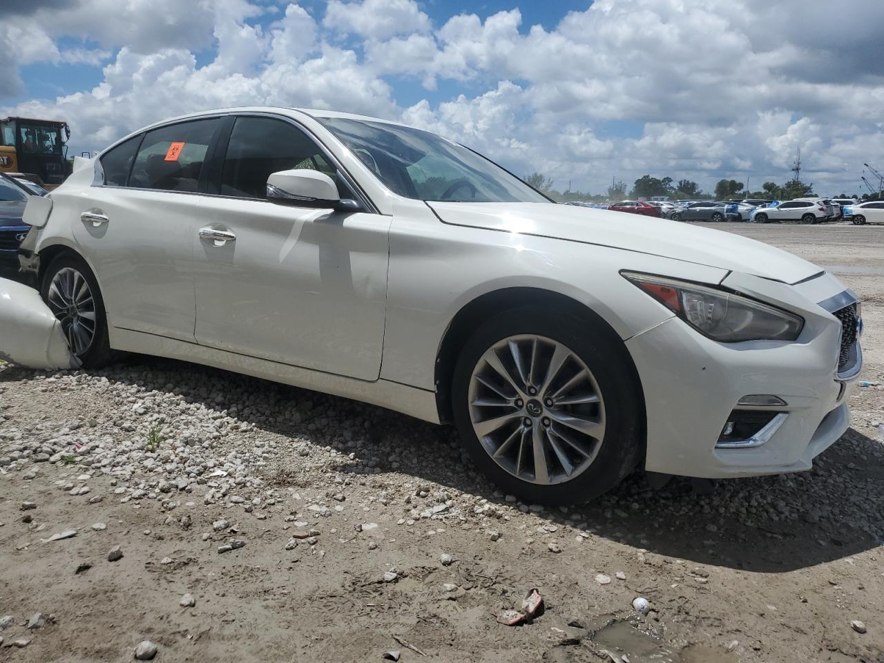 2018 Infiniti Q50 Luxe - Image 4