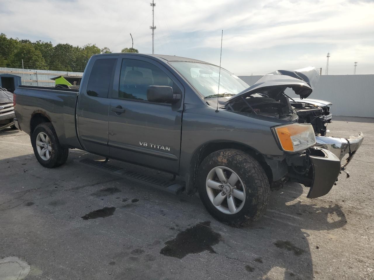 2010 Nissan Titan Xe - Image 4