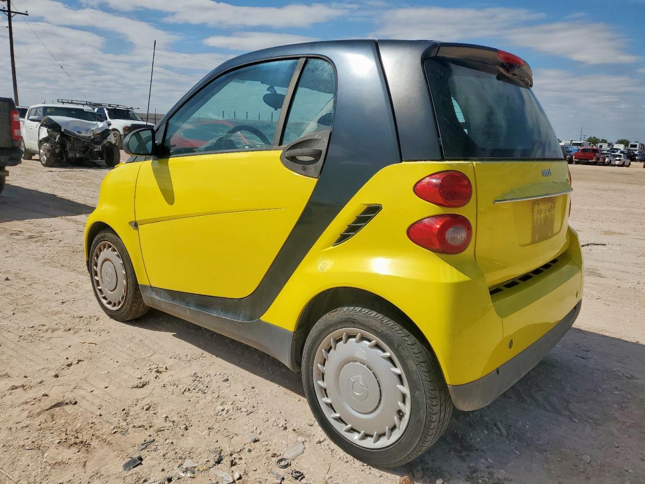 2010 Smart Fortwo Pure - Image 2