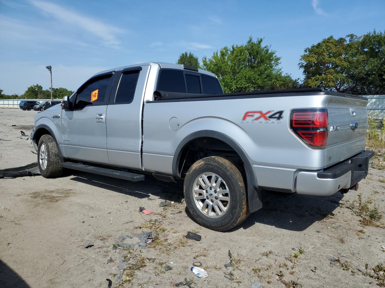 2013 Ford F150 Super Cab - Фото 2