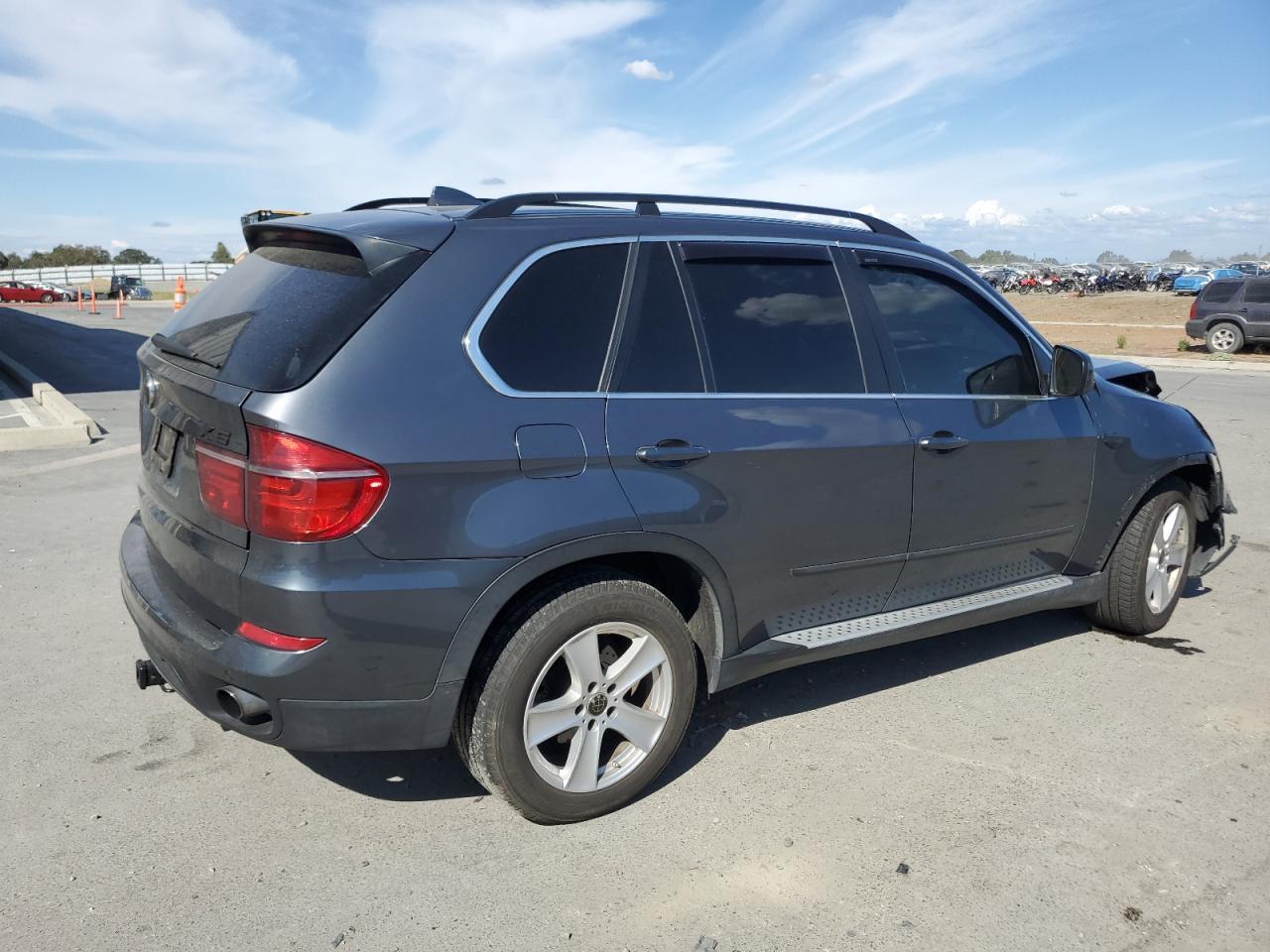 2013 BMW X5 xDrive35D - Image 3