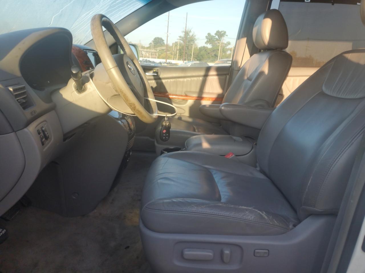 2010 Toyota Sienna Xle - Фото 7