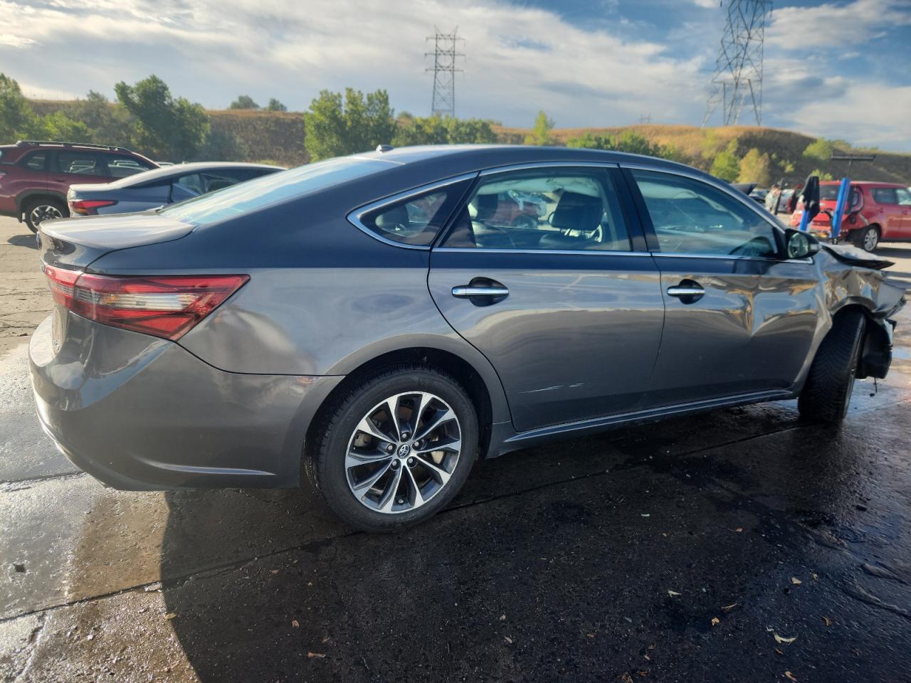 2018 Toyota Avalon Xle - Image 3