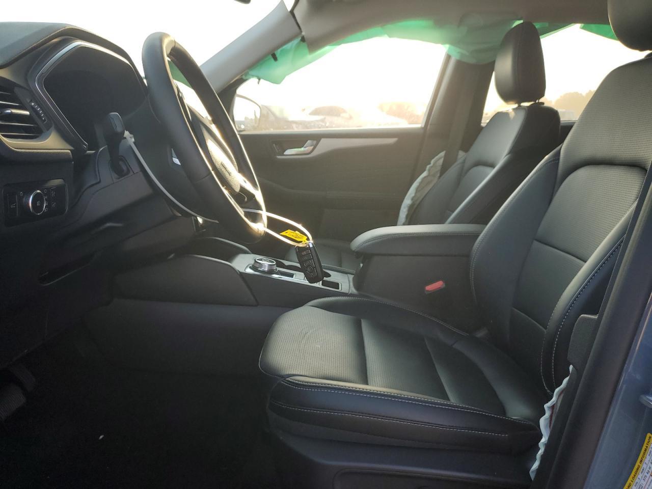 2025 Ford Escape Platinum - Image 7