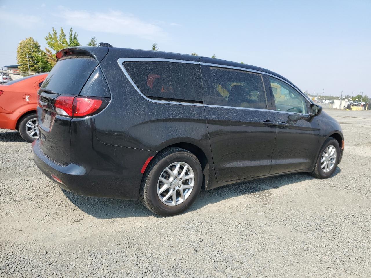 2017 Chrysler Pacifica Touring - Фото 3