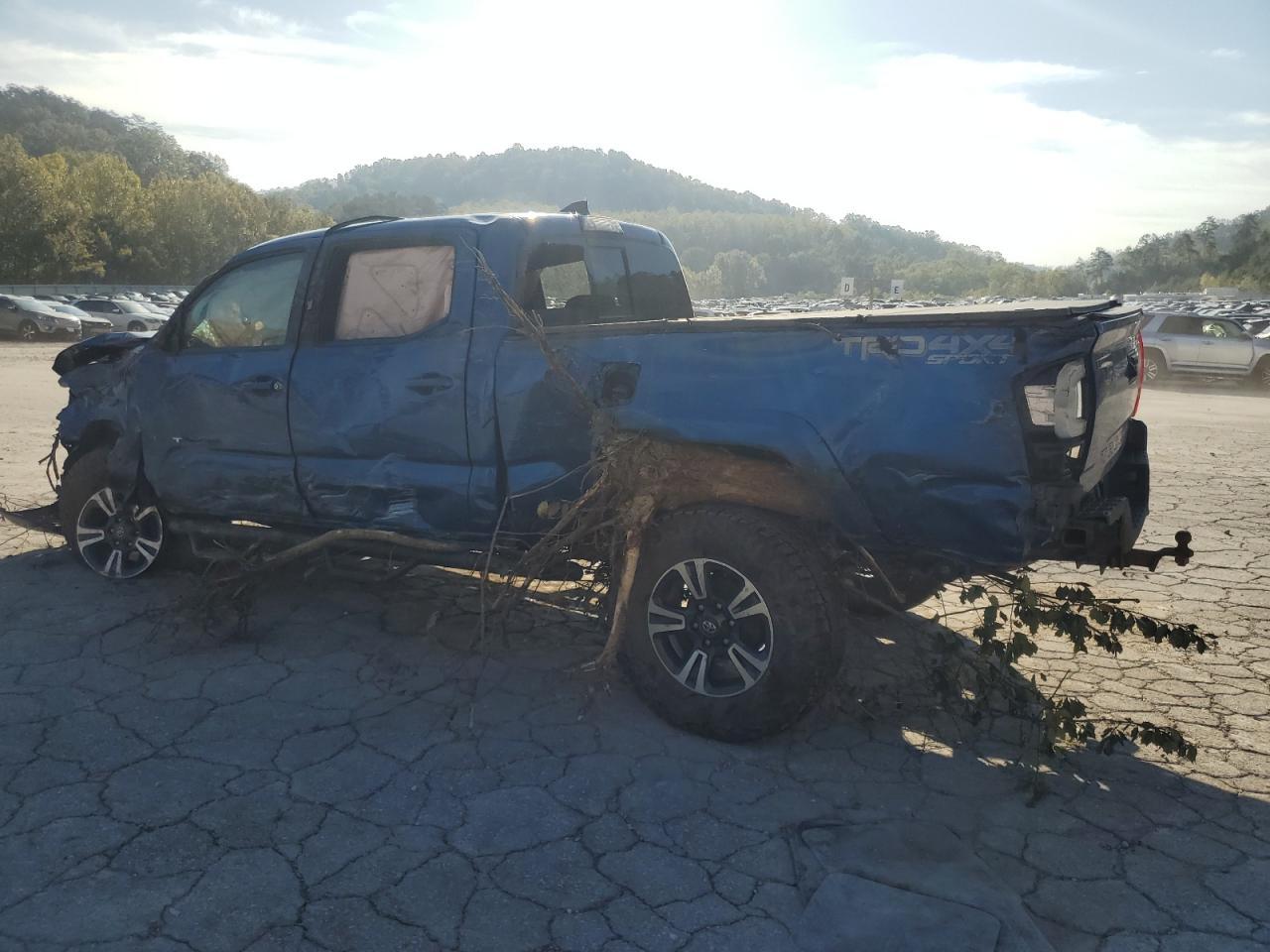 2018 Toyota Tacoma Double Cab - Фото 2