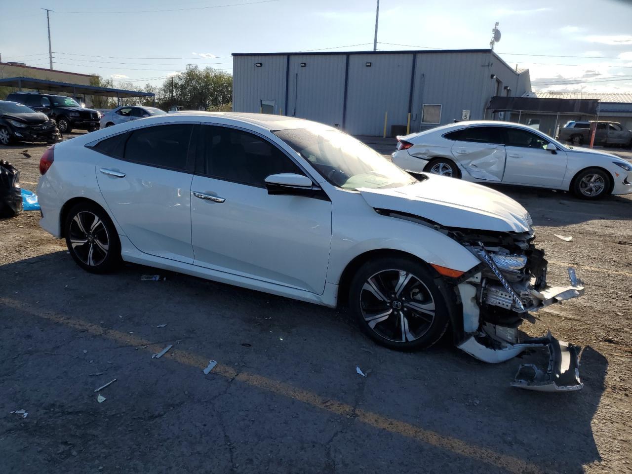 2018 Honda Civic Touring - Фото 4