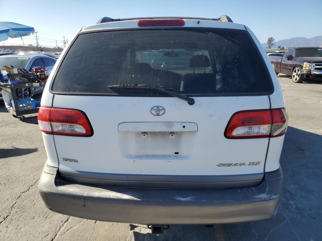 2001 Toyota Sienna Le - Фото 6