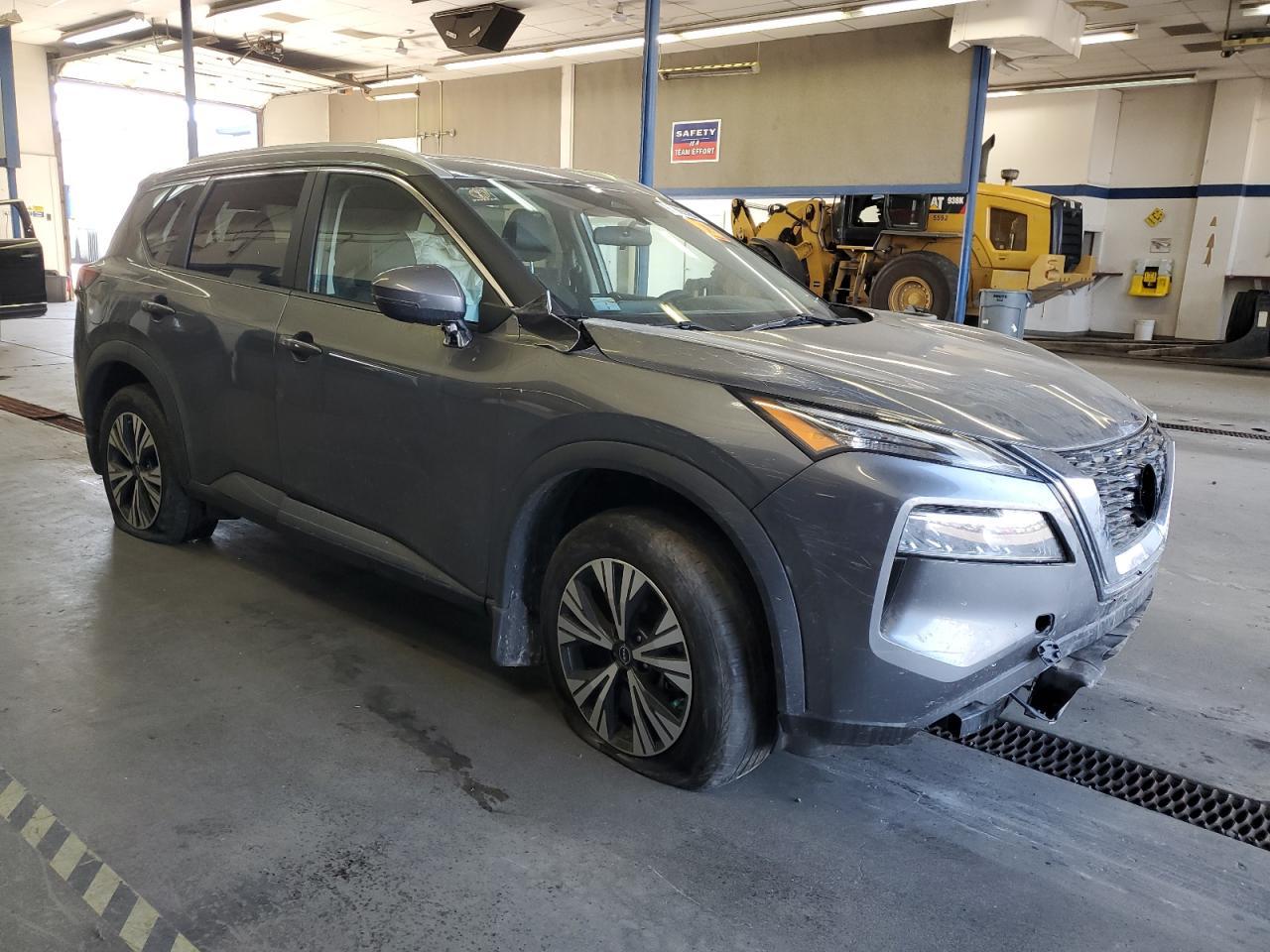 2023 Nissan Rogue Sv - Image 4