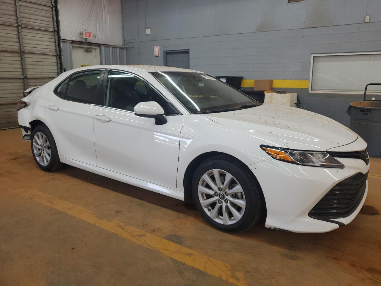 2019 Toyota Camry L - Фото 4