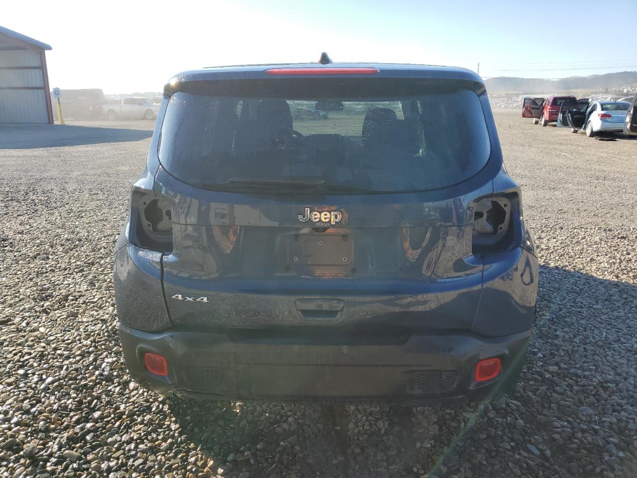 2023 Jeep Renegade Latitude - Image 6