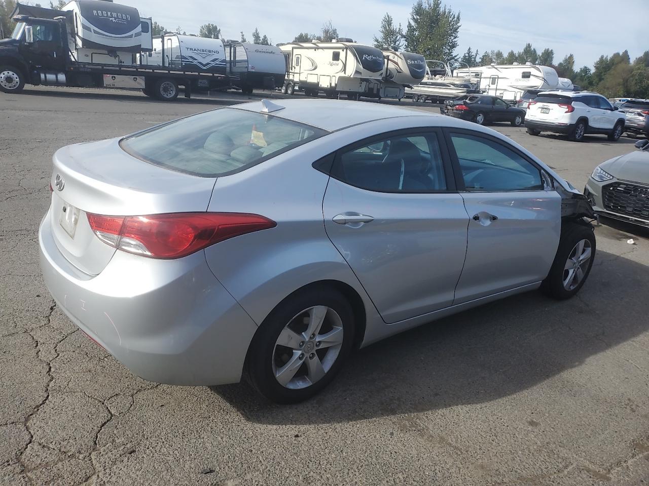 2013 Hyundai Elantra Gls - Image 3