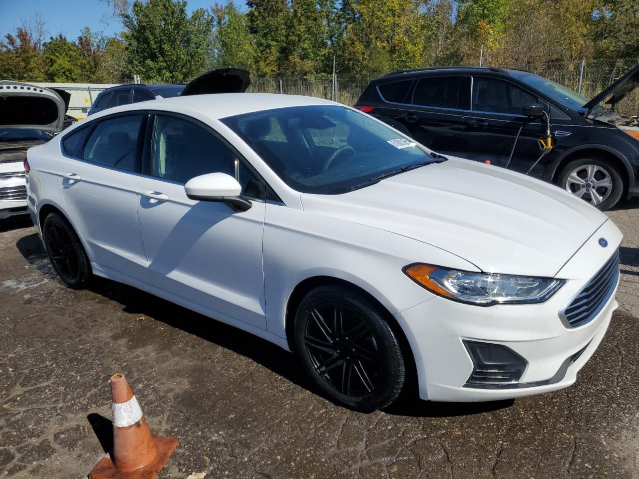 2020 Ford Fusion Se - Фото 4
