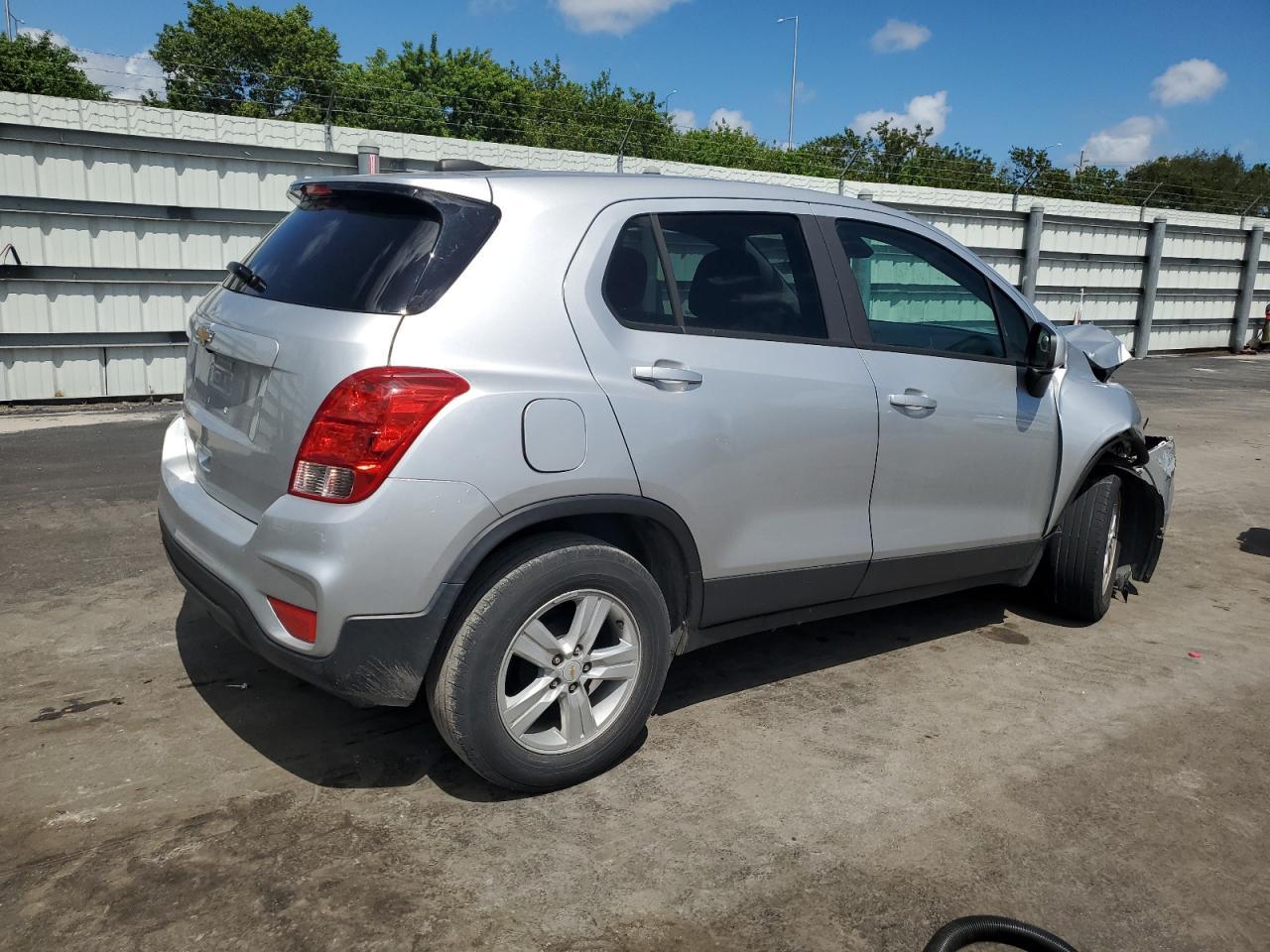 2020 Chevrolet Trax Ls - Фото 3