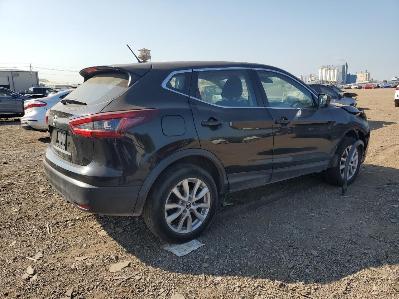 2021 Nissan Rogue Sport S - Фото 3