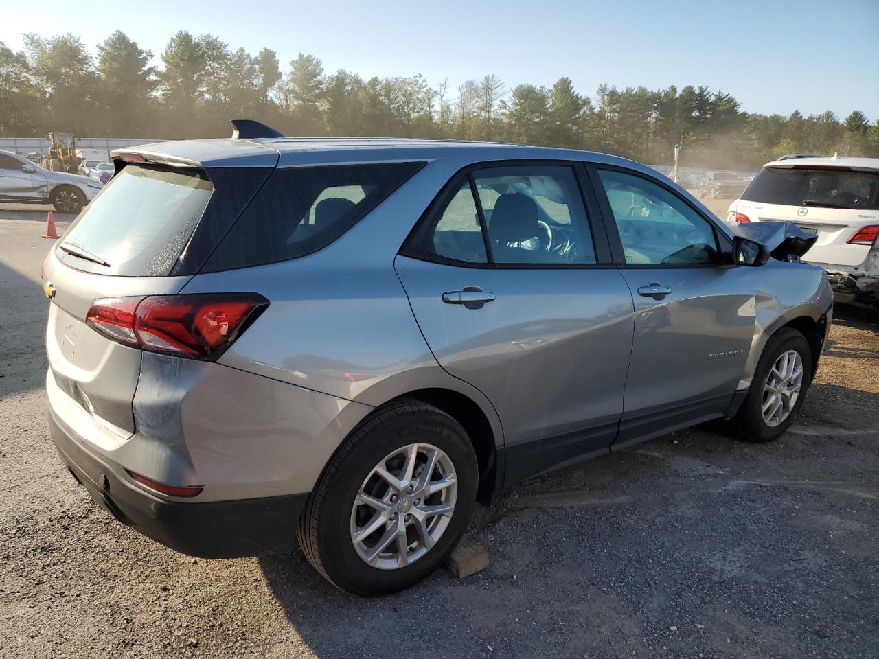 2024 Chevrolet Equinox Ls - Фото 3