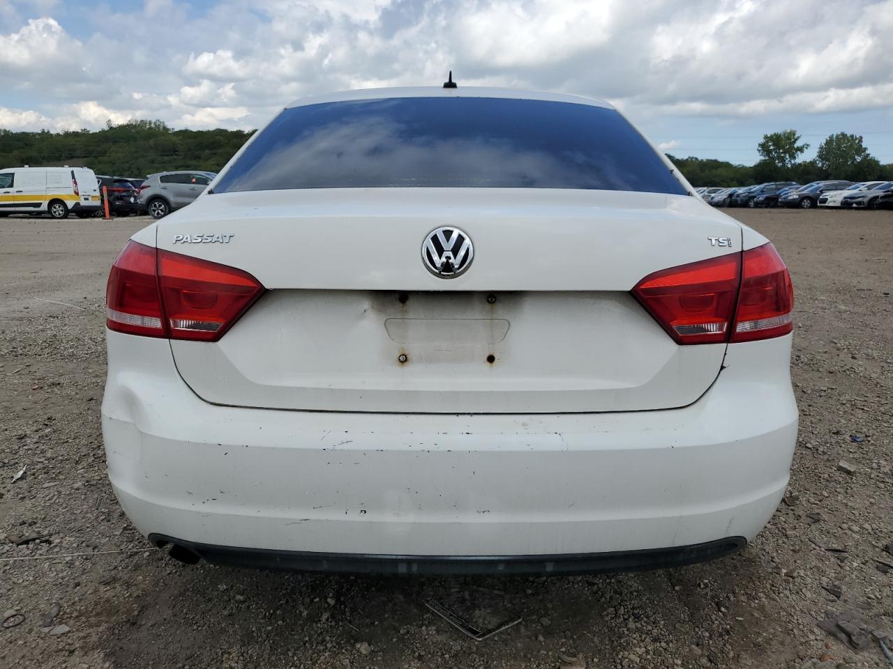2014 Volkswagen Passat S - Image 6