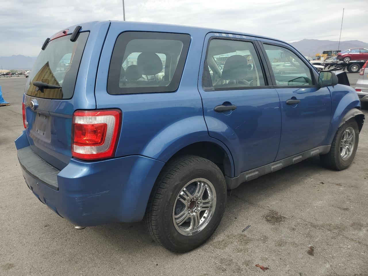 2009 Ford Escape Xls - Image 3