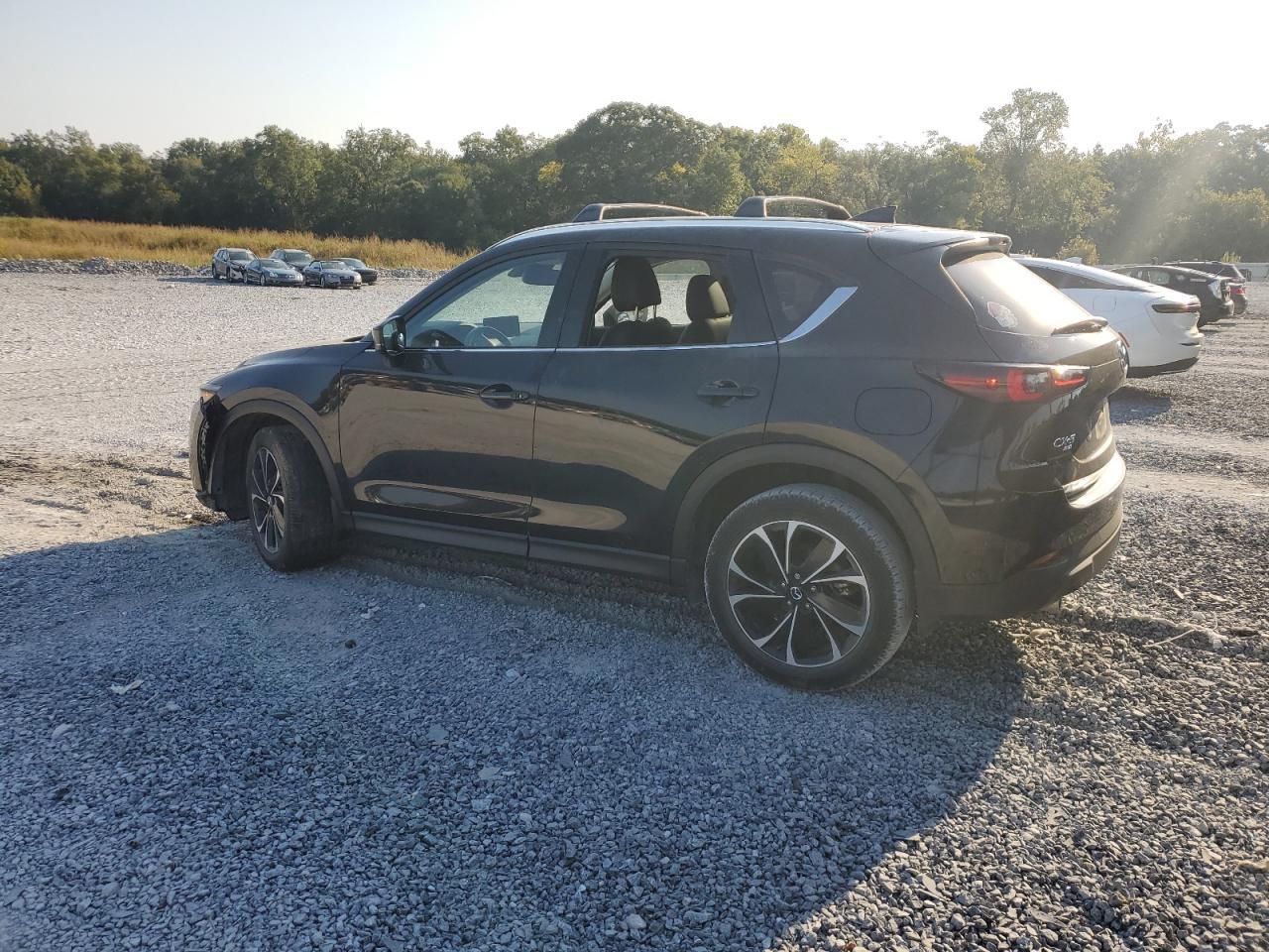 2023 Mazda Cx-5 Premium - Image 2