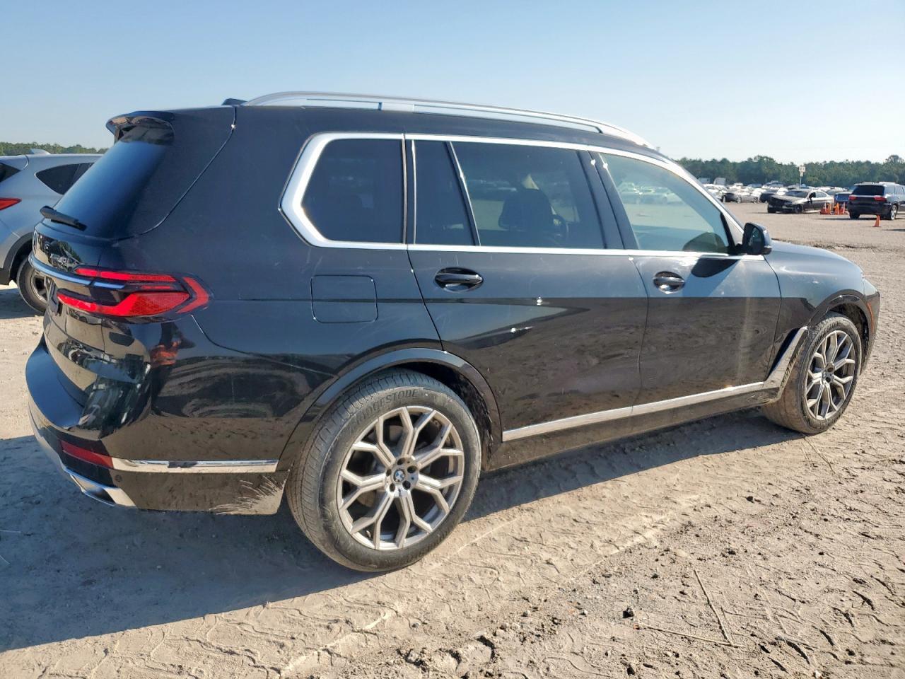 2025 BMW X7 xDrive40I - Фото 3