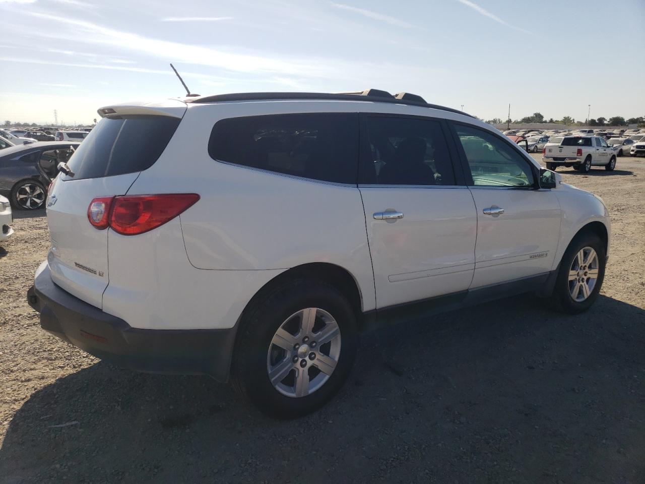 2010 Chevrolet Traverse Lt - Image 3