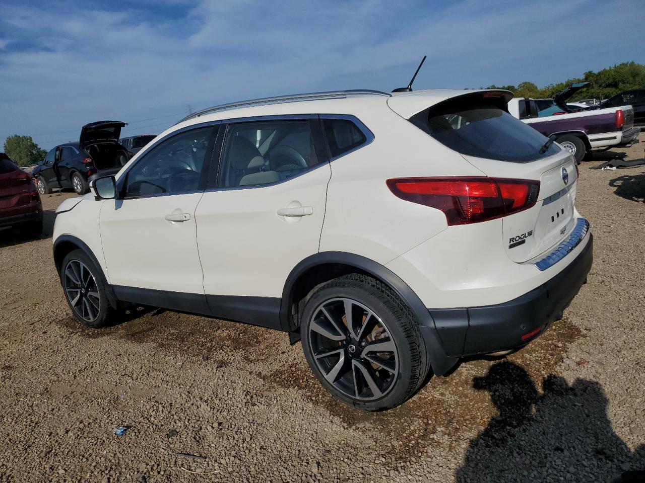 2019 Nissan Rogue Sport S - Фото 2