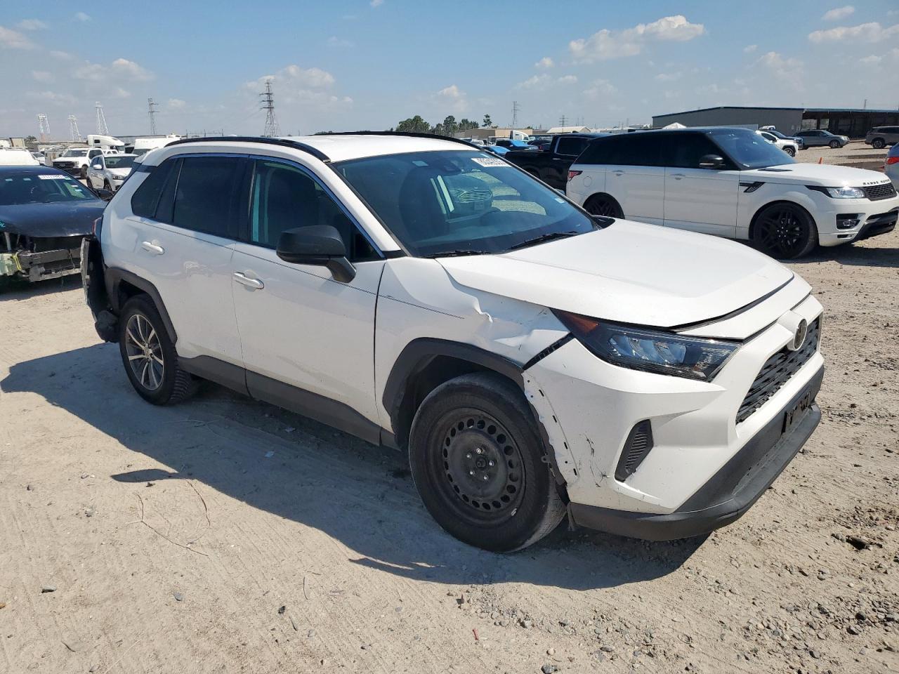 2020 Toyota Rav4 Le - Image 4