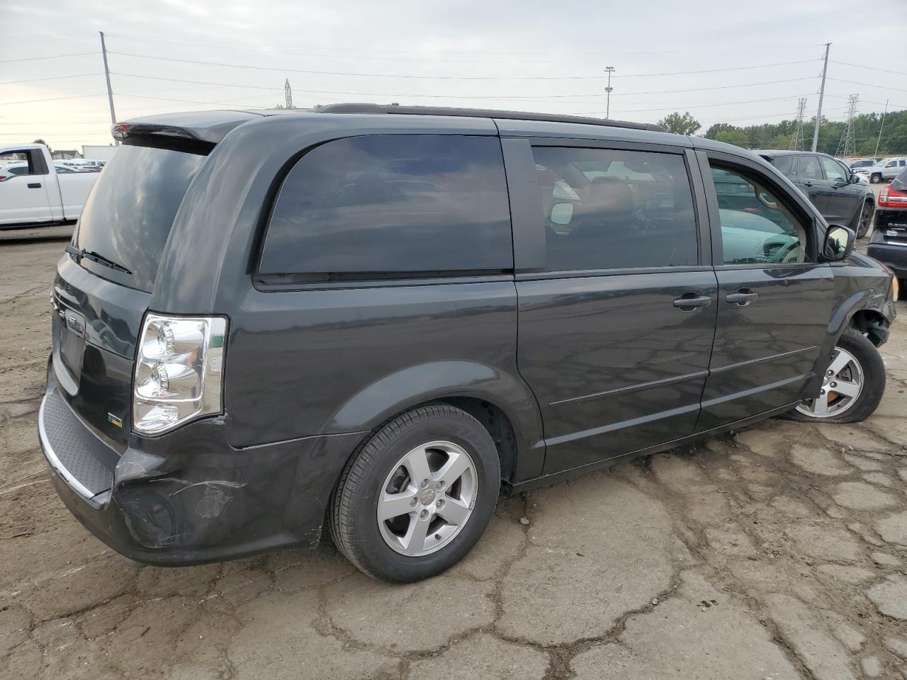 2012 Dodge Grand Caravan Sxt - Image 3