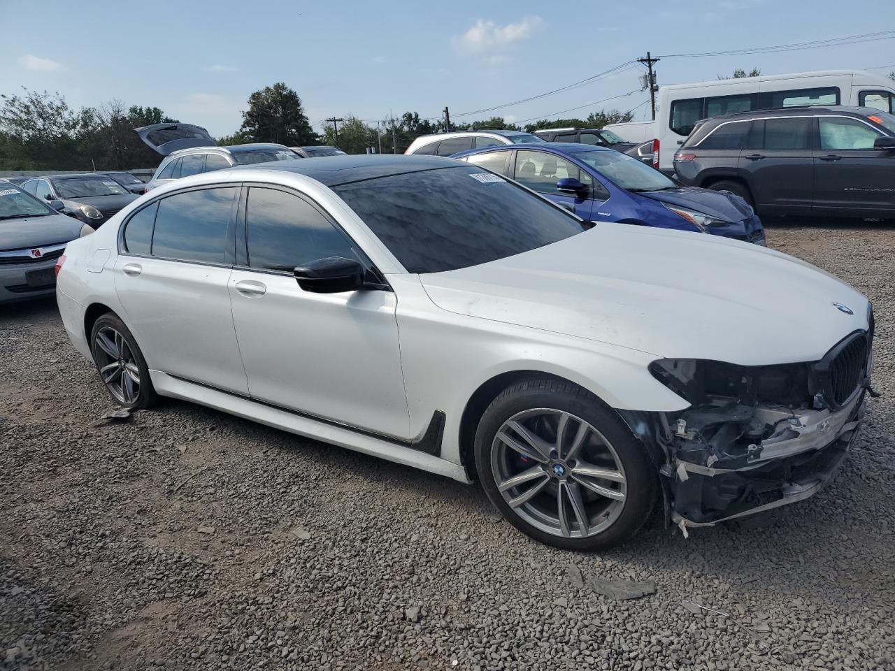 2016 BMW 750 Xi - Фото 4