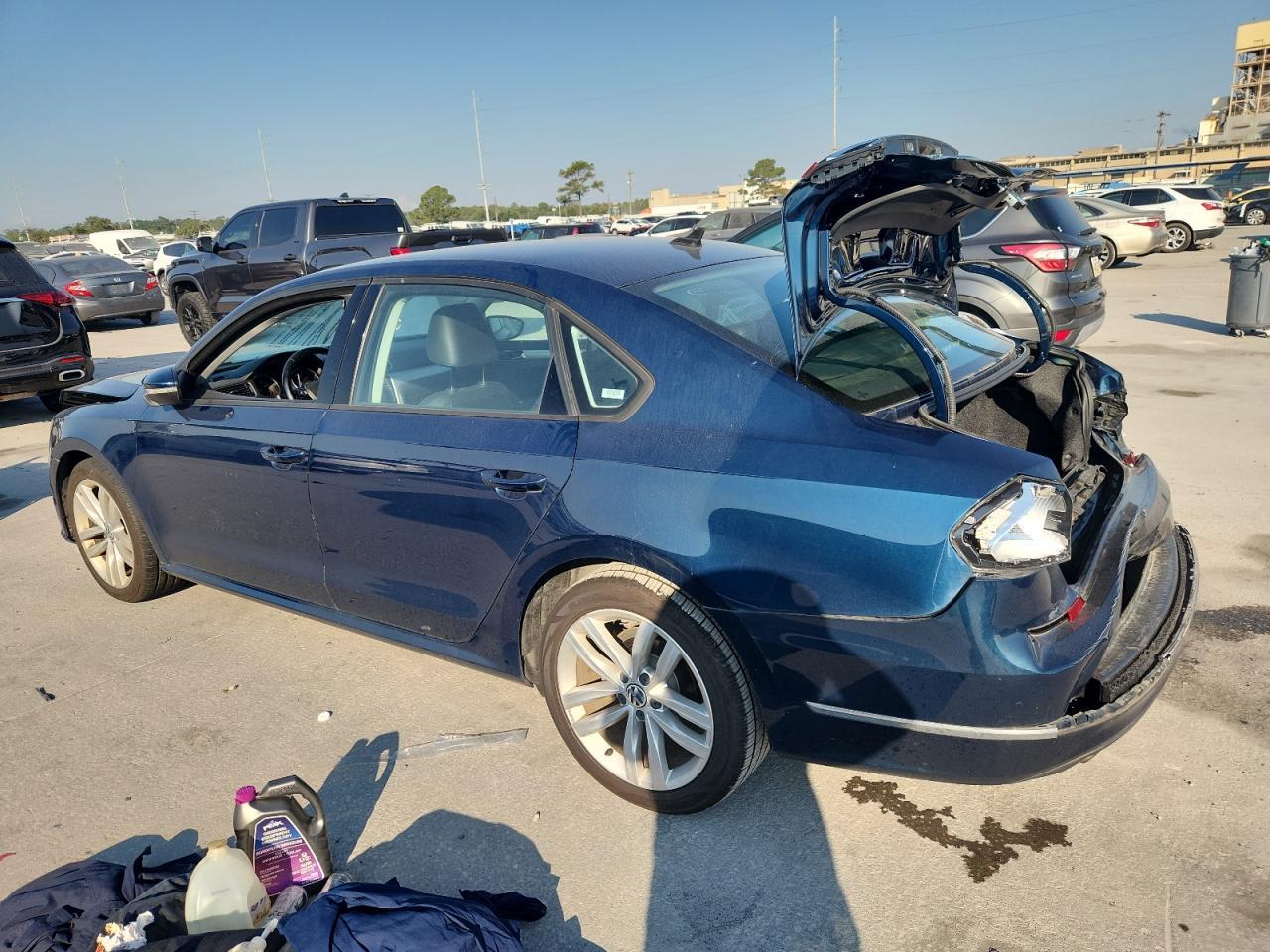 2019 Volkswagen Passat Wolfsburg - Image 2