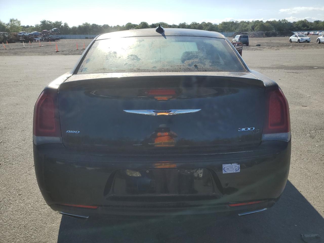 2018 Chrysler 300 S - Фото 6