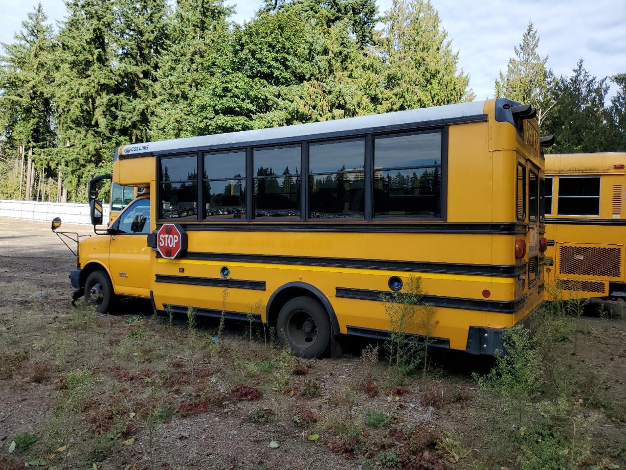 2014 Chevrolet Express G4500 - Image 3