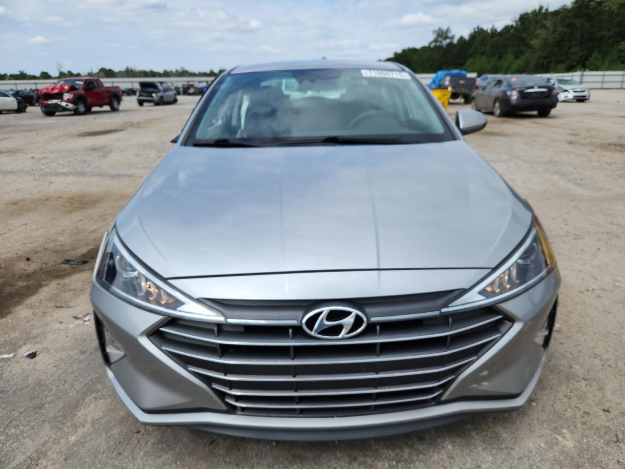 2020 Hyundai Elantra Se - Image 5