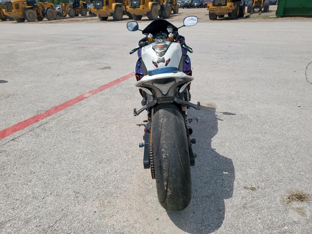 2009 Yamaha Yzfr1 - Image 4
