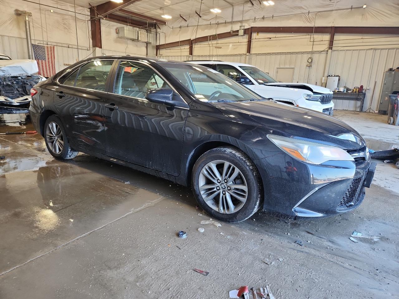 2016 Toyota Camry Le - Фото 4