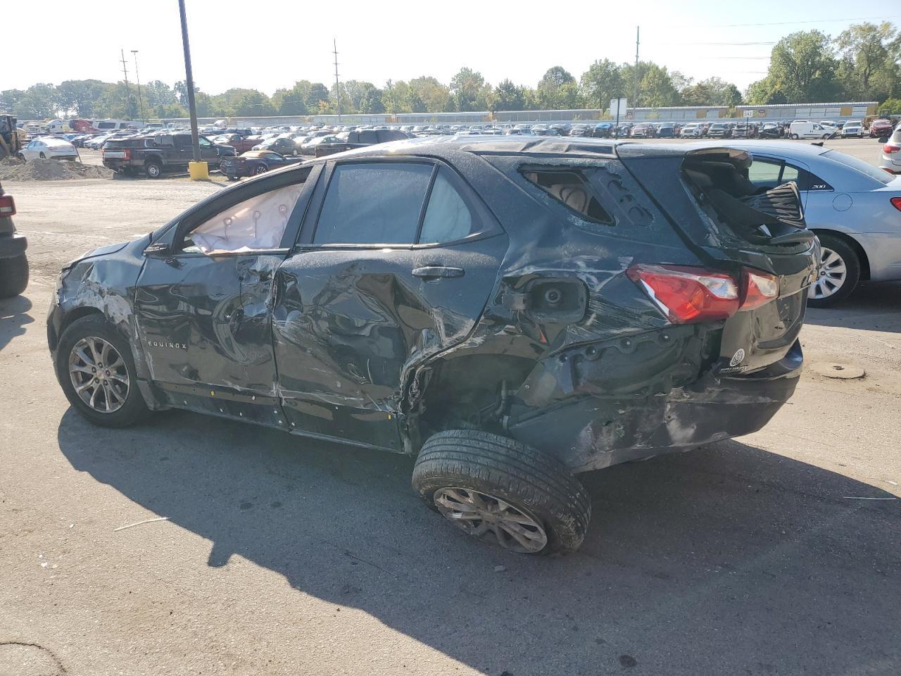 2020 Chevrolet Equinox Ls - Фото 2