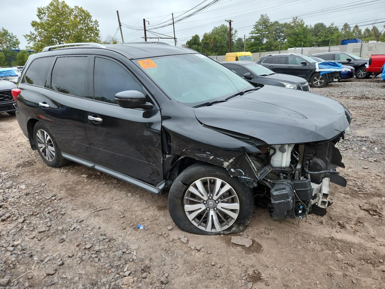 2017 Nissan Pathfinder S - Image 4