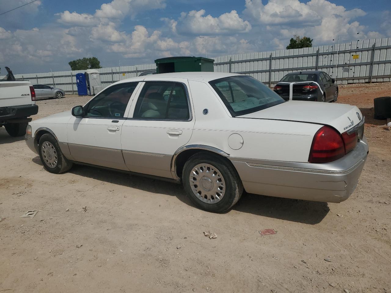 2004 Mercury Grand Marquis Gs - Image 2