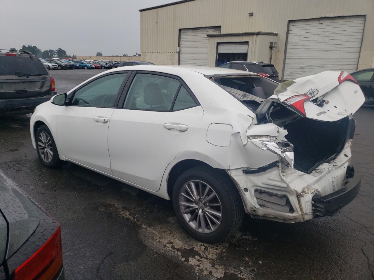2015 Toyota Corolla L - Фото 2