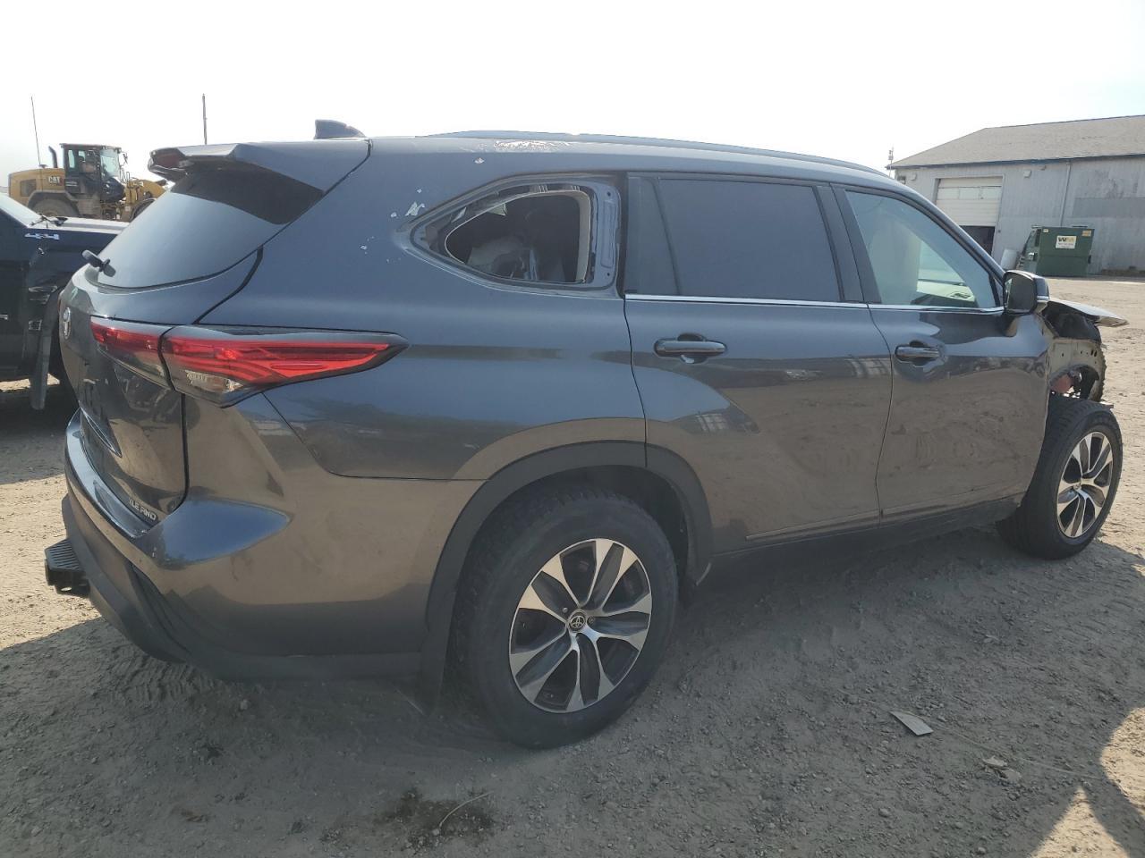 2022 Toyota Highlander Xle Xle - Image 3