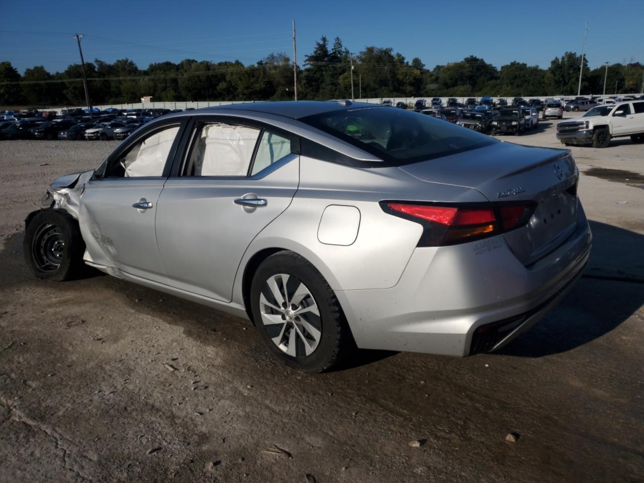 2020 Nissan Altima S - Image 2