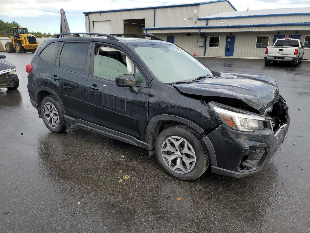 2020 Subaru Forester Premium - Фото 4