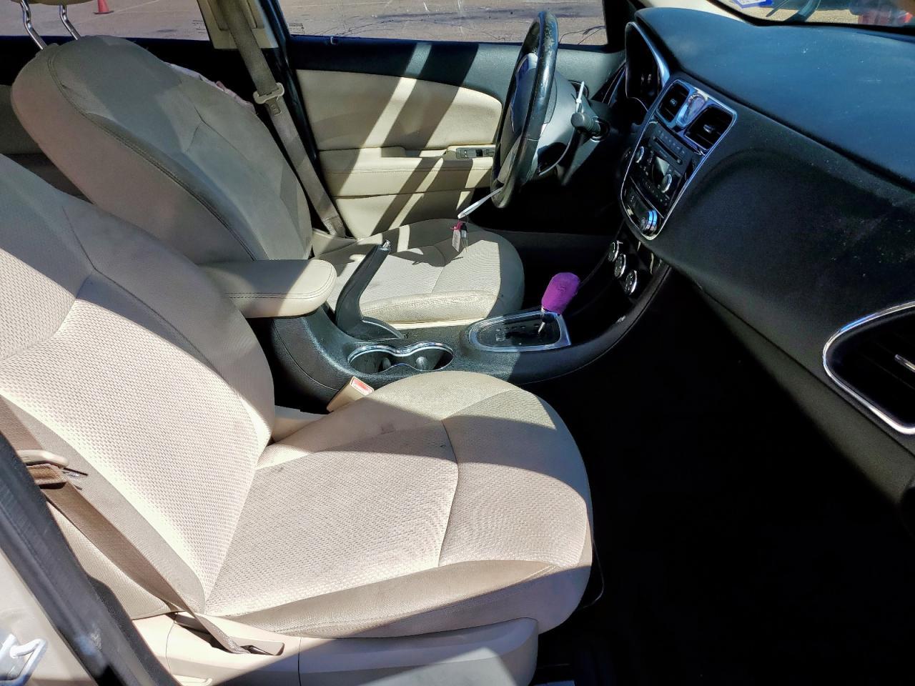 2014 Chrysler 200 Touring - Фото 7